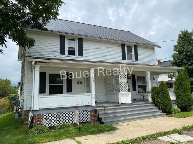 cr200 - cr200 Apartment Unit 202