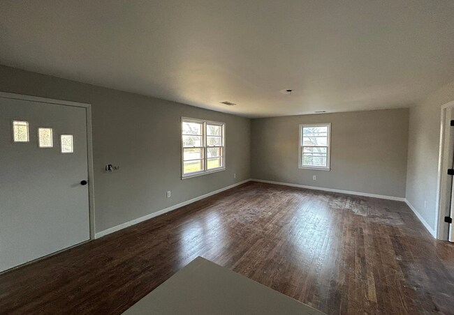 Photo - 1021 Old Bishop Rd