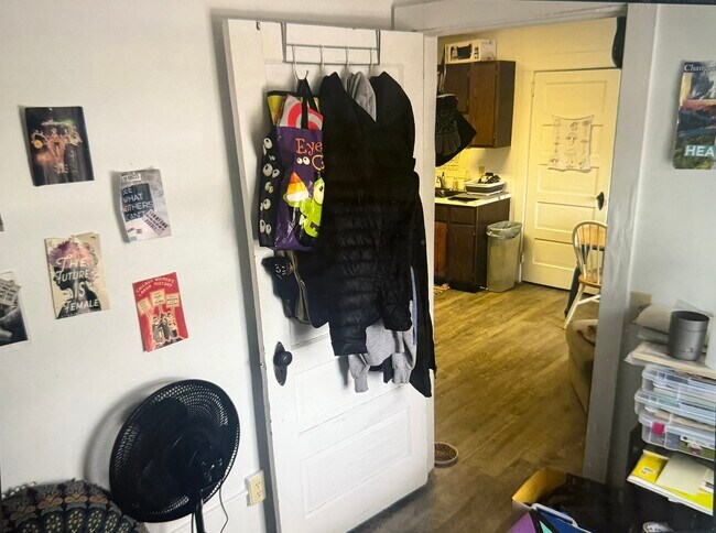 Photo - 1053 Danby Rd