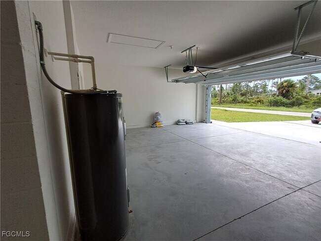 Building Photo - 1018 Fayette Ave