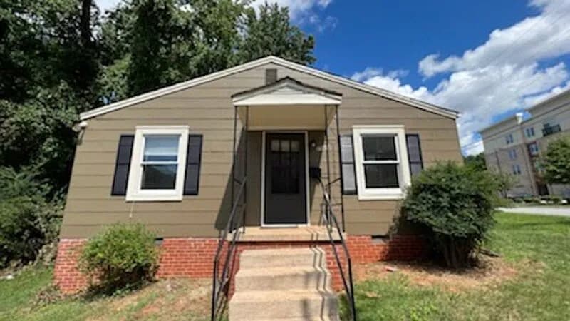 Photo - 2900 Lawndale Dr
