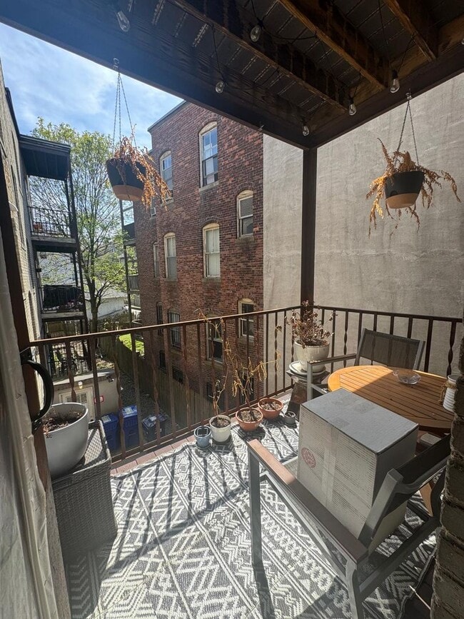 Photo - 2BR 1Bth unit. Heat/Hot Water included. Great location!