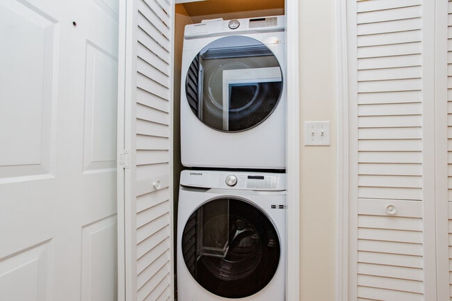 Photo - 1362 W Greenleaf Ave Unit 1362 W. Greenleaf, 3A