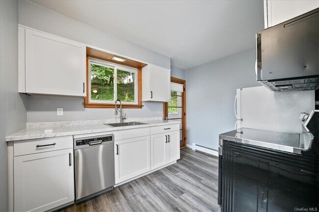 Photo - 66 Walnut St Unit B