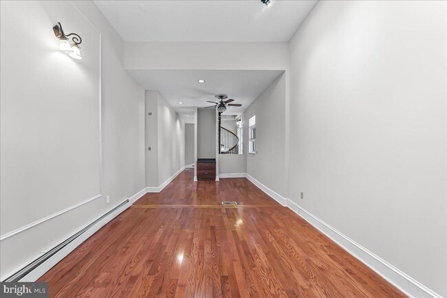 Photo - 240 W Miner St