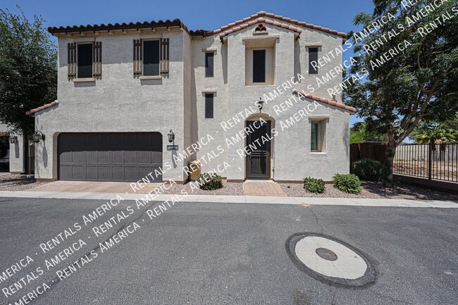Photo - 1930 S Sycamore Pl