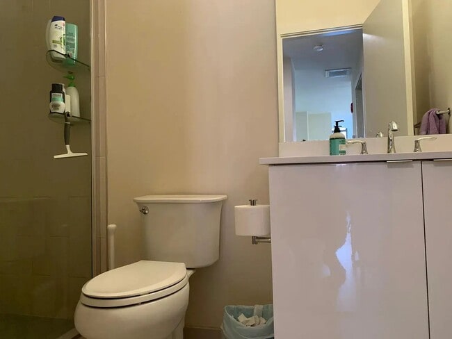 Building Photo - Boston Unit 504