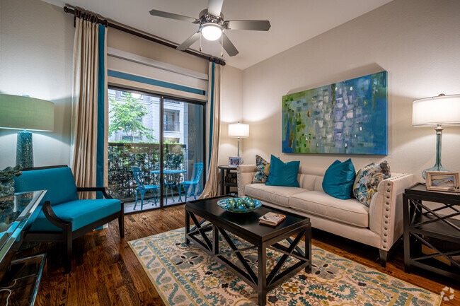 1BR, 1BA - 755SF