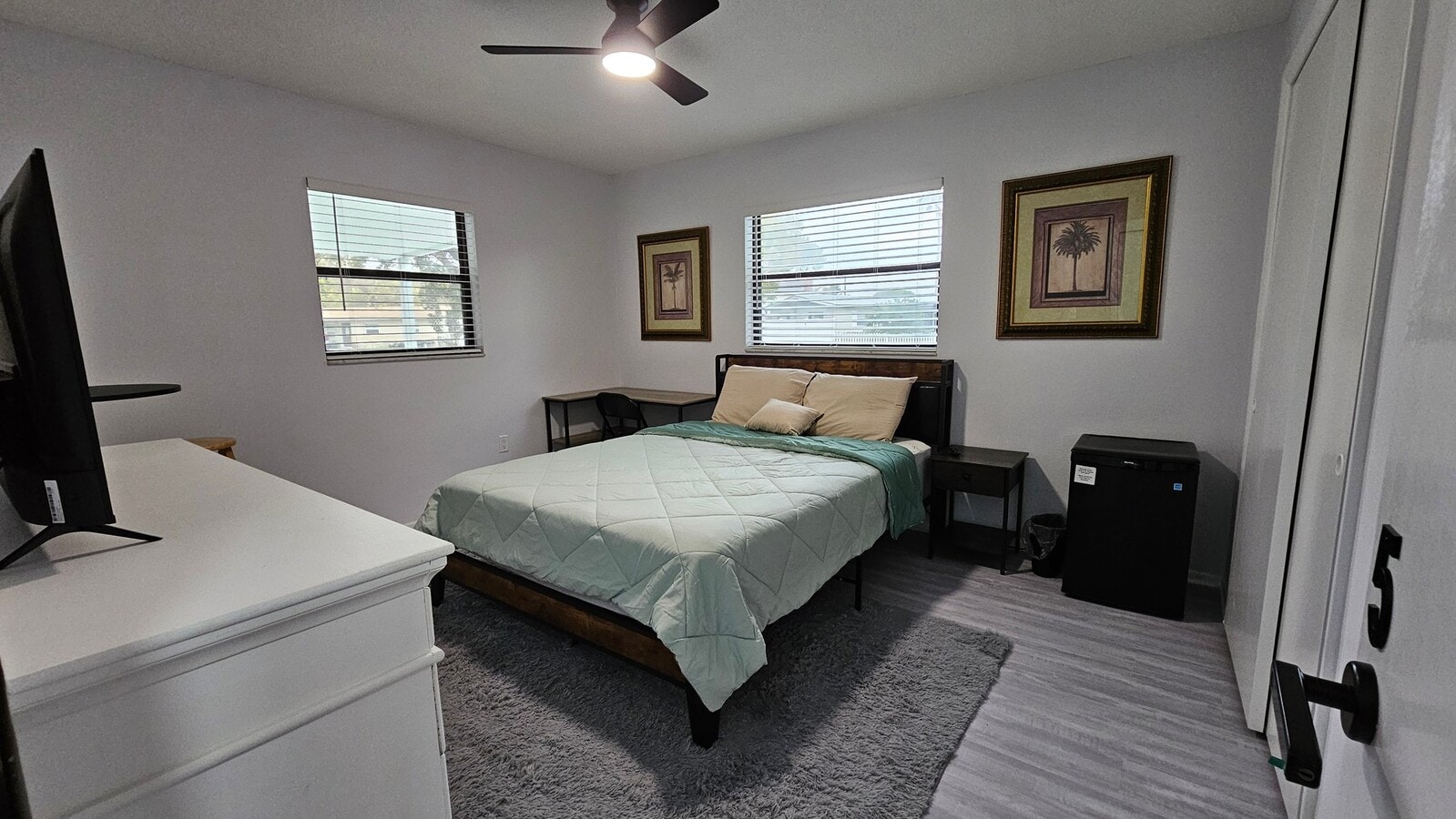 Photo - 10950 Fernando St