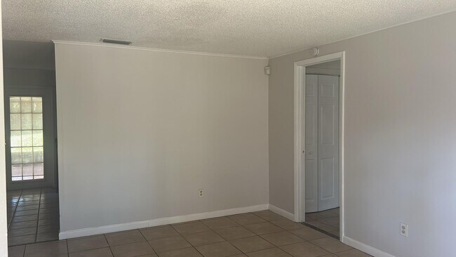 Photo - Welcome Home to your 4/2 in Seffner!