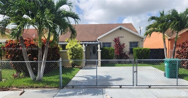 Building Photo - 3243 NW 203rd Ln Rental