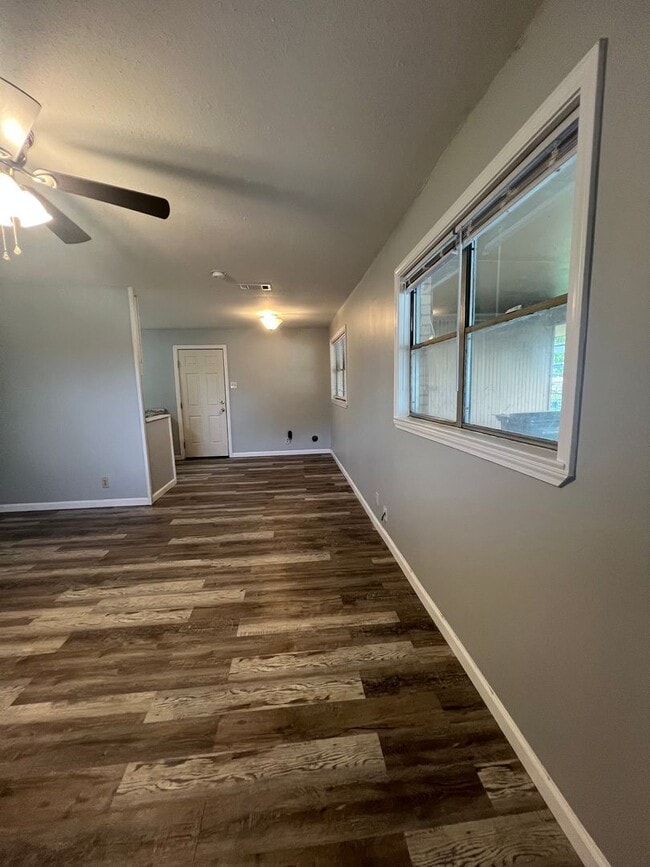 Photo - 3 Bedroom 1 bath Home for Lease