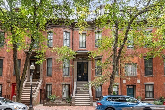 Building Photo - 228 W Canton St Unit 2 Rental