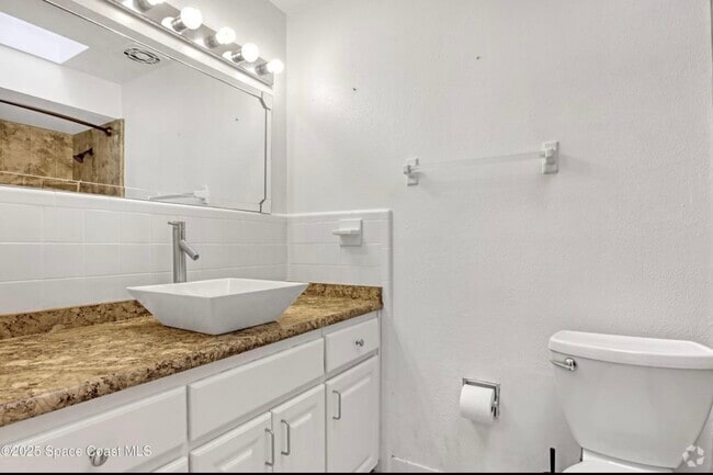 Building Photo - 1560 Salmon St Rental