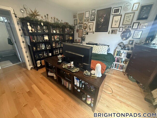 Building Photo - 29 Waverly St