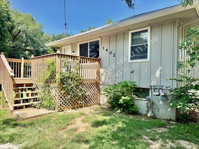 Building Photo - Charming 2 Bed 1 Bath in Independance-Available NOW!!