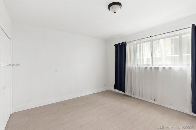Photo - 1050 95th St Apartment Unit 6