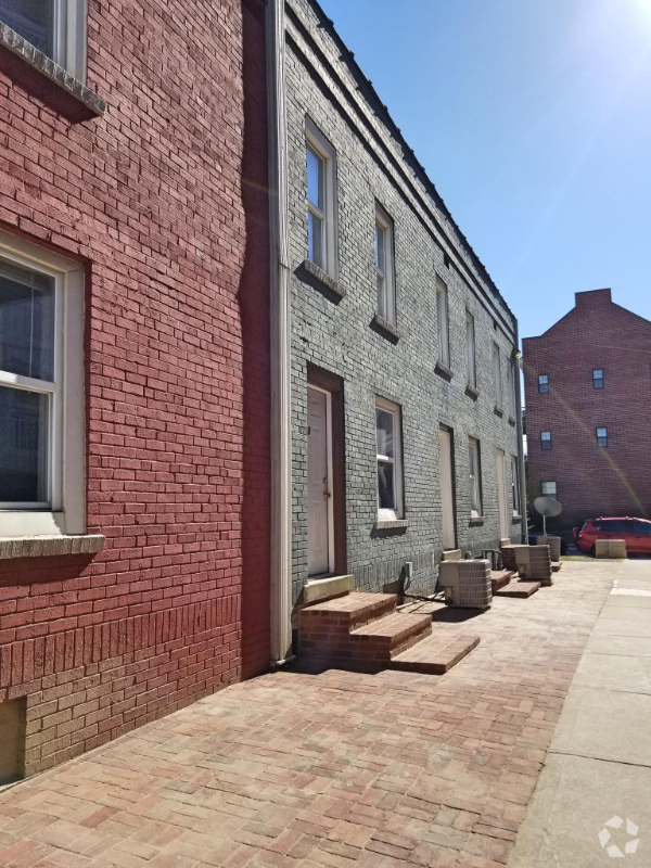 Building Photo - 90 E 8th Ave Rental