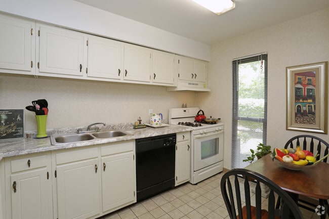 2BR - Kitchen