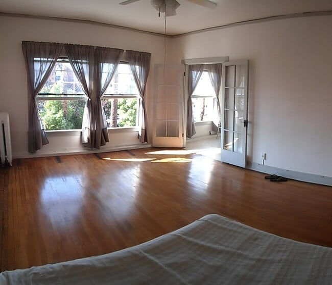 Building Photo - 2121 James M Wood Blvd Unit 321 Rental