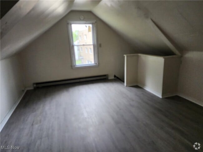 Building Photo - 820 Helmsdale Rd Unit 822 Rental