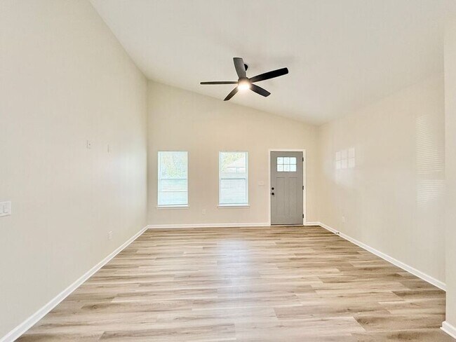 Photo - 751 Lloyd Alley Unit B