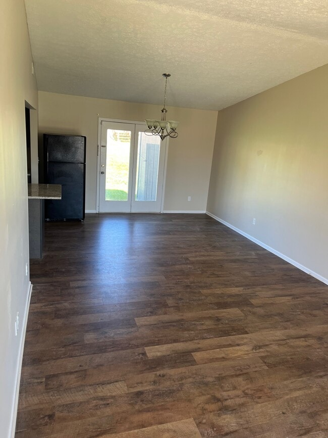Photo - 1014A Windview Pl