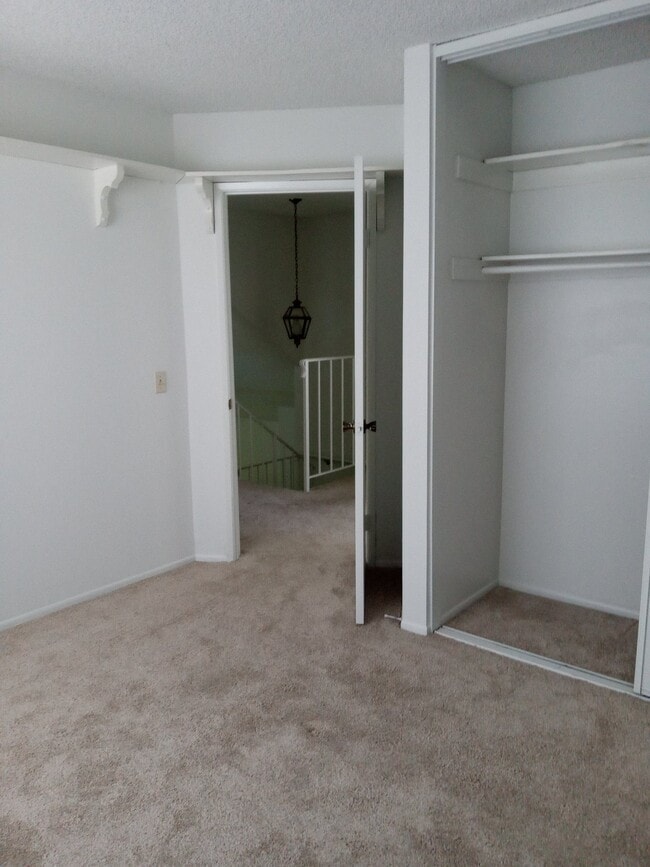 Photo - 21631 Grovepark Dr