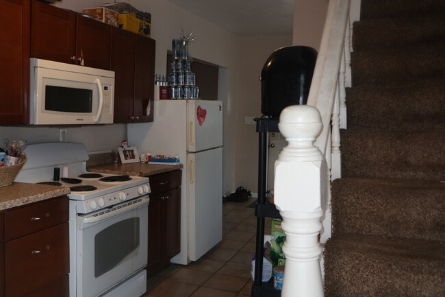 Photo - 131 Liberty St Unidad 131 Liberty Street