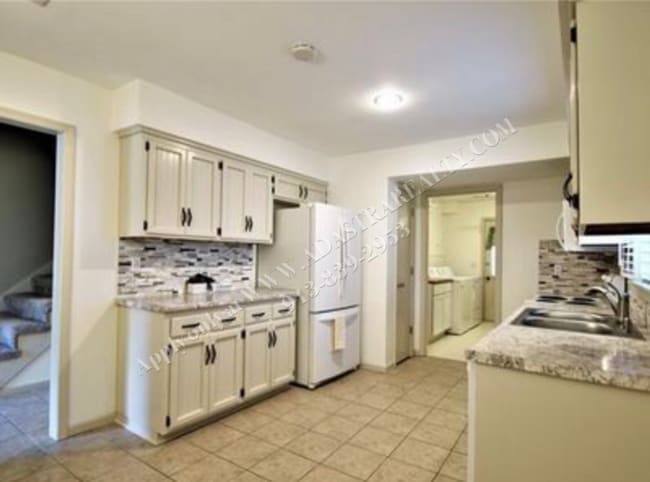 Photo - Adorable 3 Bed 2.5 Bath Duplex in Olathe-Available in JULY!!