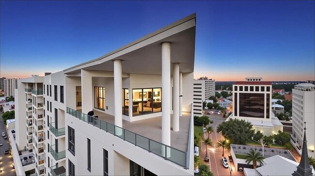 Building Photo - 111 S Pineapple Ave Unit 1210