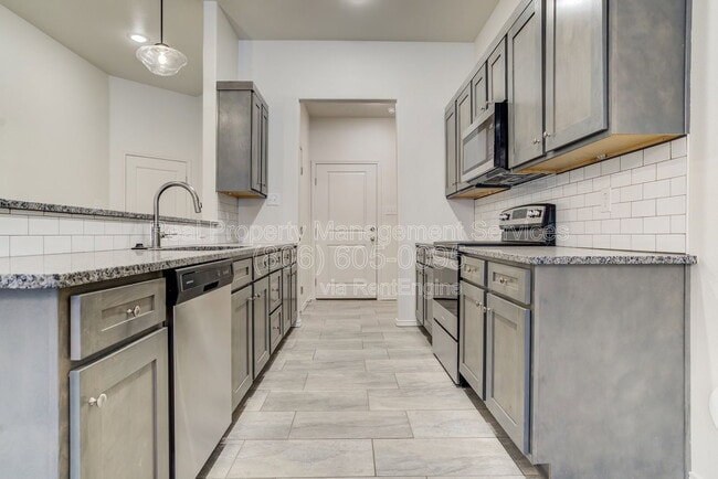 Photo - 2623 136th St