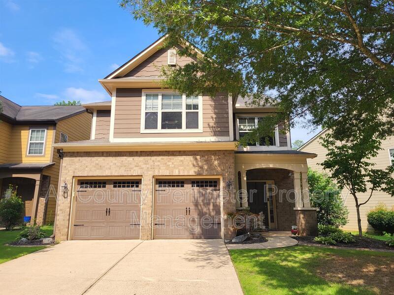 Photo - 915 Silver Lake Dr