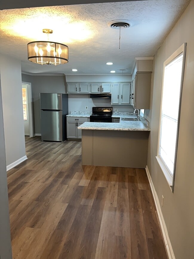 Photo - 1101 E 2nd St