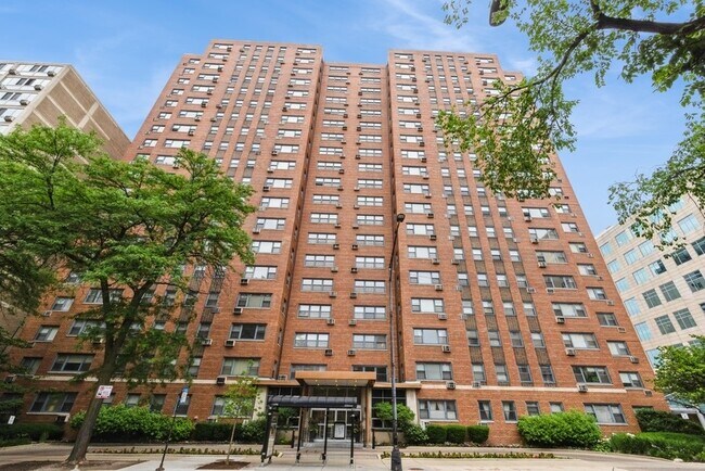 Photo - 2909 N Sheridan Rd Condo Unit 1806
