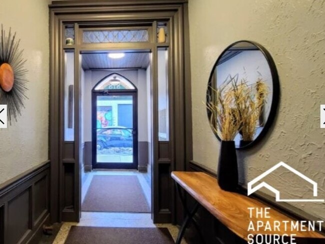 Photo - 818 W Diversey Pkwy Unidad 2