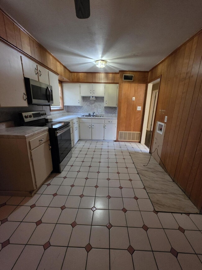 Photo - Recently Renovated - 3 Bedroom 2 Bath Home!