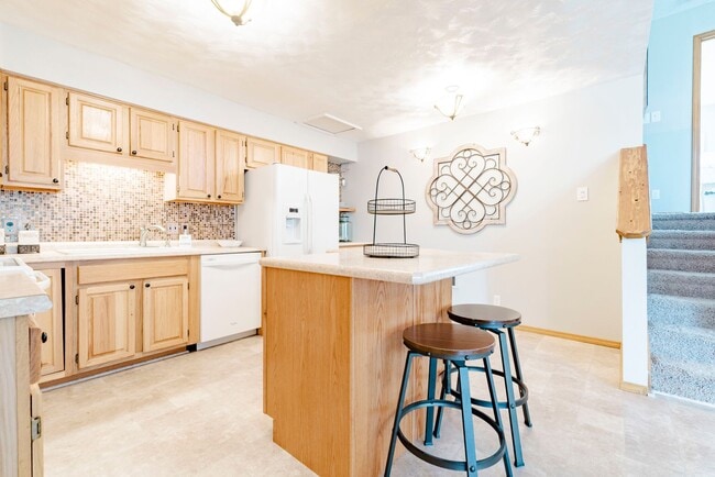 Photo - 2 Bedroom 3 Bathroom 1 Car Garage Fenced Back Yard Walkout Basement