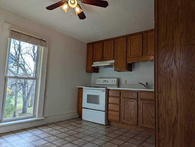 Photo - 709 E 2nd St Unit 2