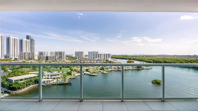 Building Photo - 400 Sunny Isles Blvd Unit 1418
