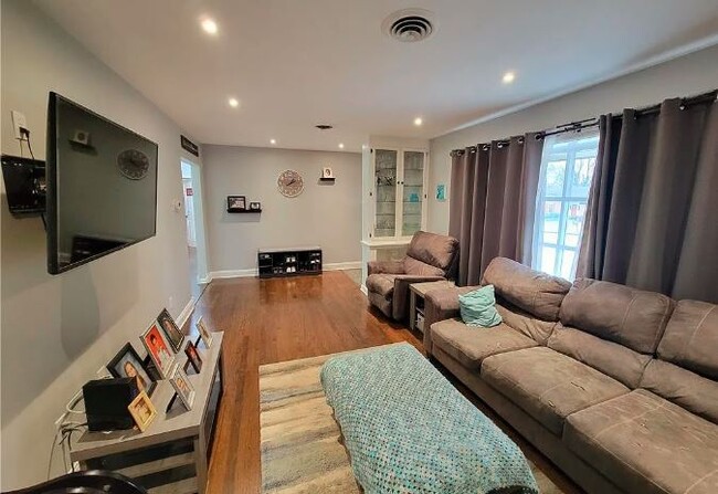 Photo - 3783 Winchester Rd