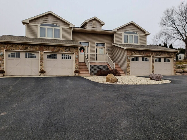 Building Photo - 2019 Barber Dr