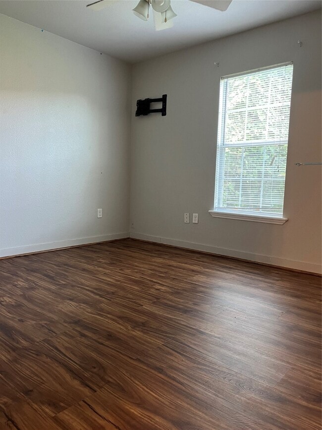 Building Photo - 206 S Market St Rental