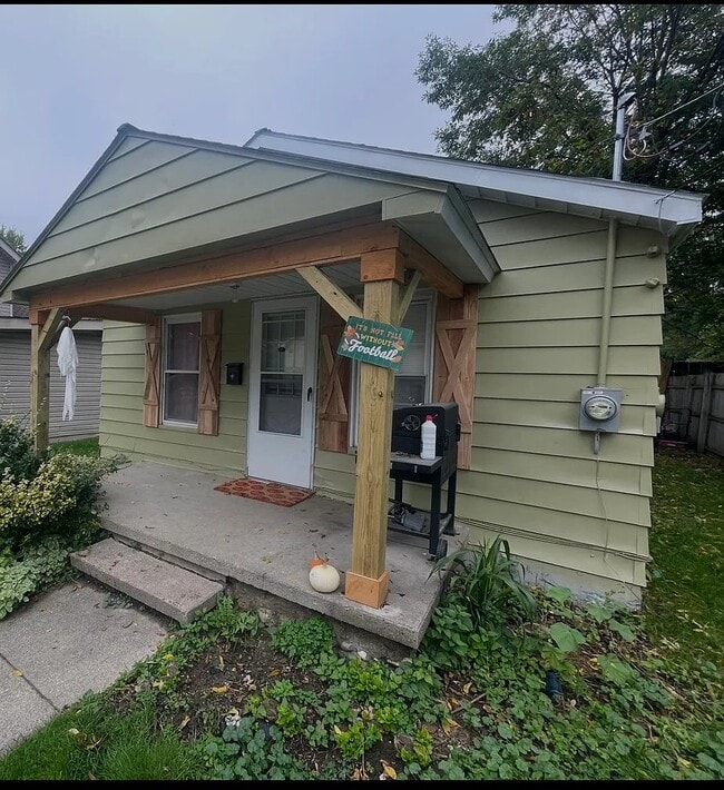 Photo - 722 N East St
