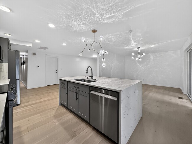 Photo - 16711 NE 18th St