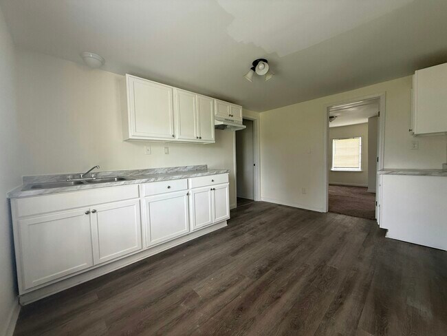 Photo - 3742 Berry Ln