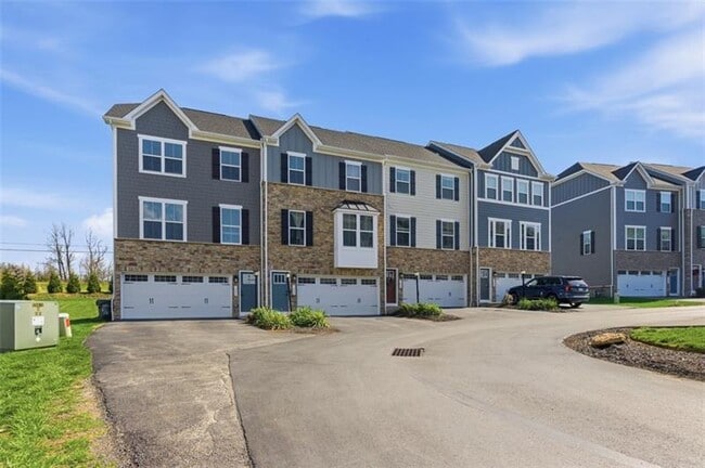 Building Photo - 7402 Chestnut Way