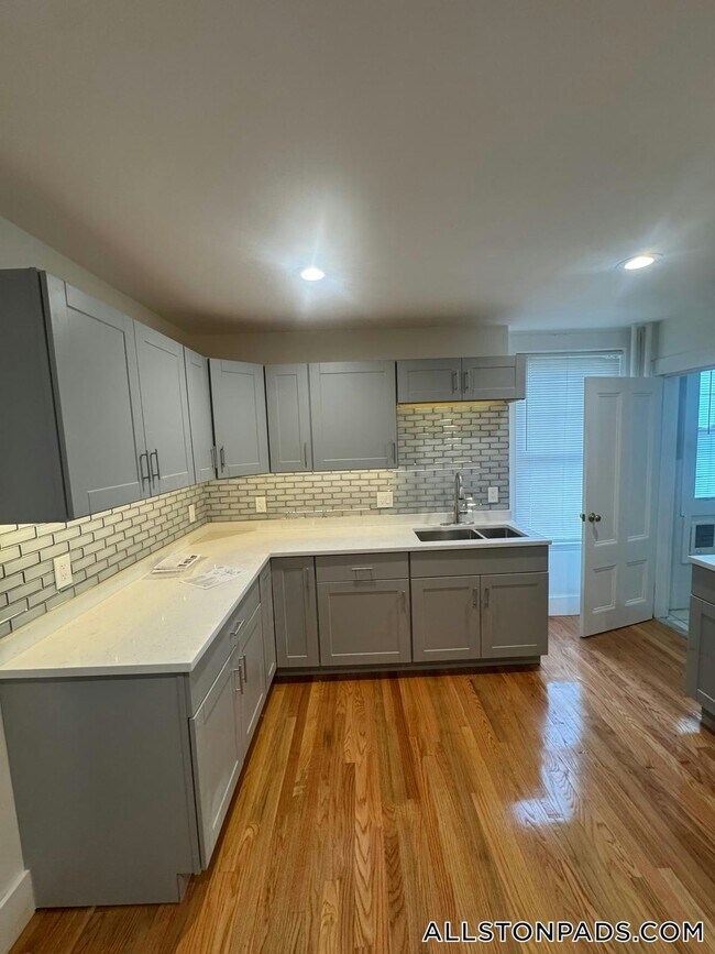 22-24 Everett Sq.