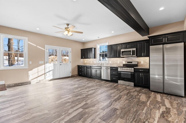 Photo - 6 Latchkey Ln