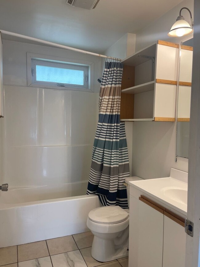 Photo - 321 E College St Unit Apt. B